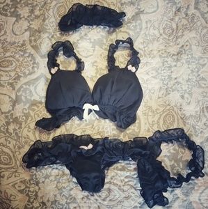 Black Ruffle 5 piece Lingerie *Never Worn*